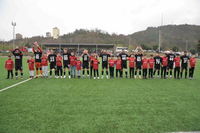 Türkeli, Depremzede Çocukları Unutmadı