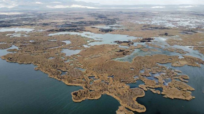 Eber Gölü’nde Kış Mevsiminde Beklenen Yağış Alınamadı