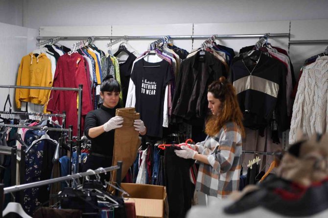 ‘Sosyal Market Butik’ Koshi̇m’de