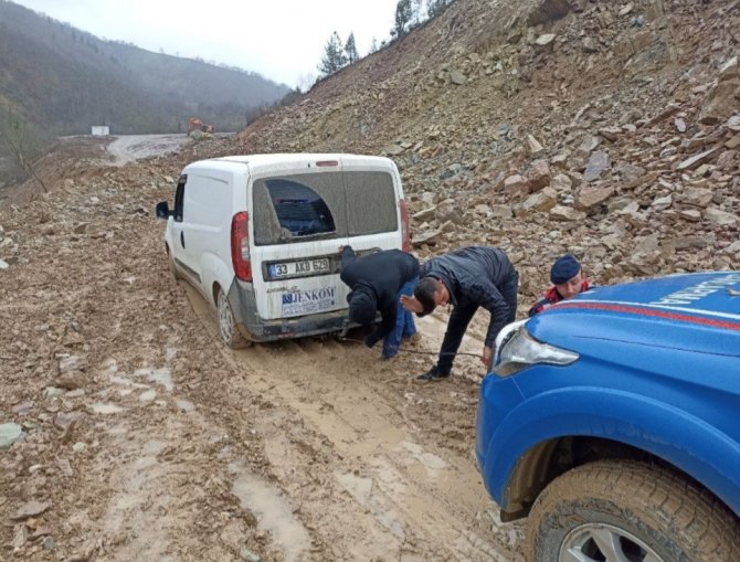 Jandarma Ekipleri Vatandaşın İmdadına Yetişti