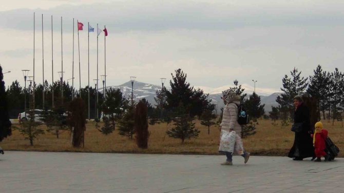 Kars Harakani Havaalanı Uluslararası Uçuşlara Açıldı