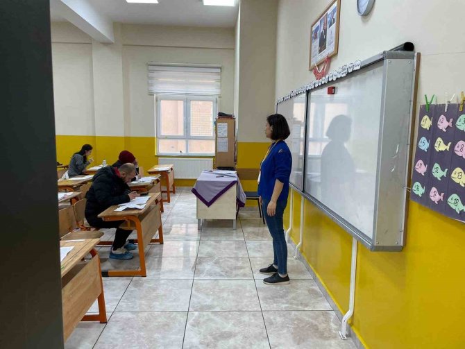 Bu Defa Öğrenciler Değil, Veliler Sınava Girdi