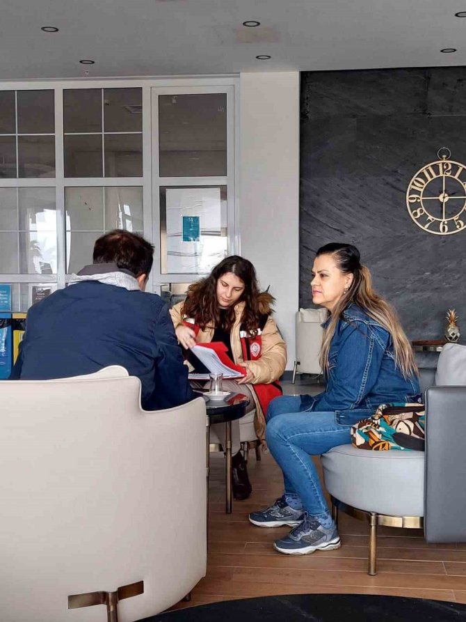 Kırmızı Yeleklilerin Psikososyal Destek Hizmeti Devam Ediyor