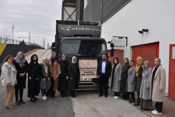 Ak Parti Balıkesir Kadın Kollarından Sıcak Sofralar Kurulması İçin İlk Sevkiyat Yapıldı