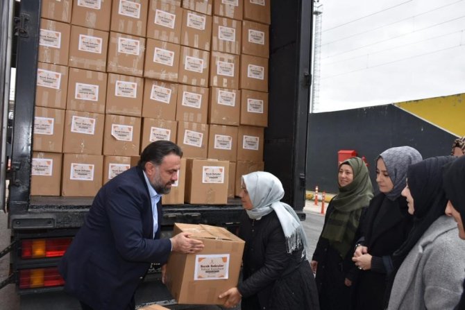 Ak Parti Balıkesir Kadın Kollarından Sıcak Sofralar Kurulması İçin İlk Sevkiyat Yapıldı