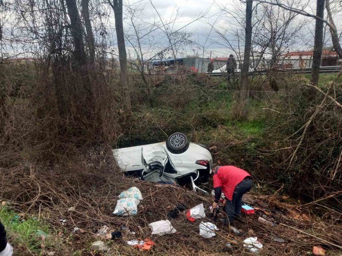 Anadolu Otoyolu’nda Kaza: 5 Kişilik Aile Ölümden Döndü
