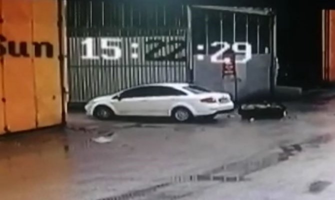 Ehliyetsiz Ve Kasksız Sürücü Ölümden Döndü