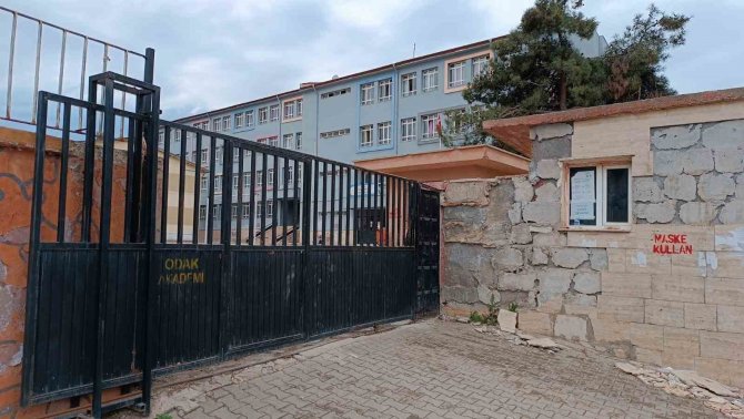 Deprem Bölgesi İ̇slahiye’de Eğitim Başlamadı