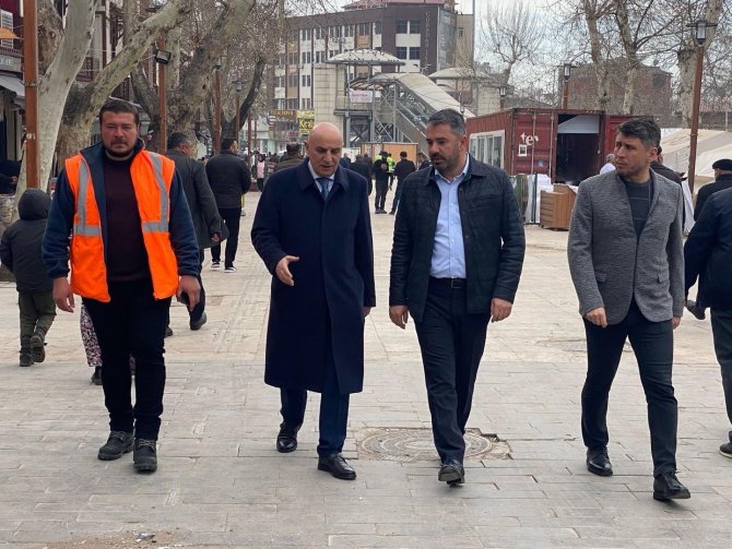 Başkan Çetinden Depremzede Esnafa Ziyaret