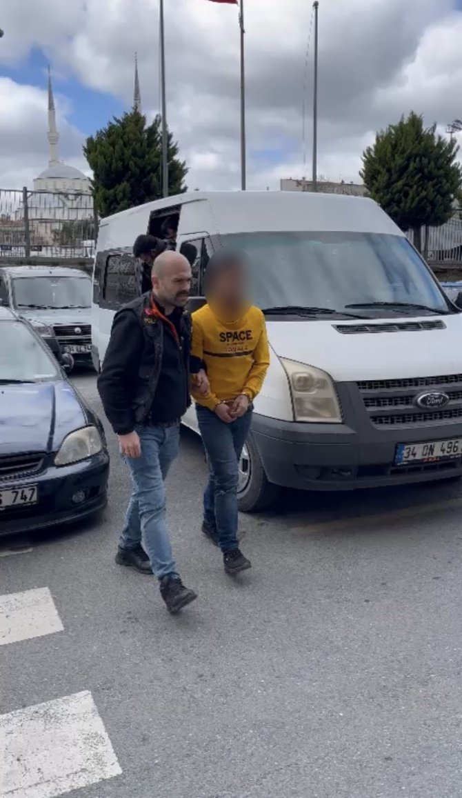 Beyoğlu’nda Polise Saldıran 3 Şüpheli Adli Kontrolle Serbest Kaldı