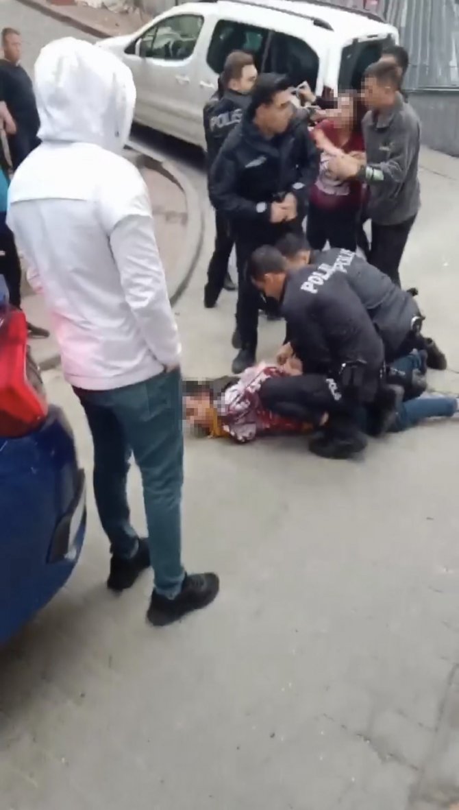 Beyoğlu’nda Kades İhbarına Giden Polise Saldırı: 5 Polis Yaralı, 3 Gözaltı