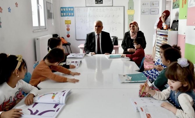 Kumbaralarındaki Harçlıklarını Depremzede Kardeşleri İçin Bağışladılar
