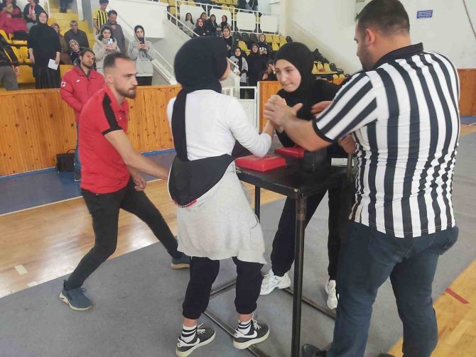 Bilek Güreşi Müsabakaları Tamamlandı