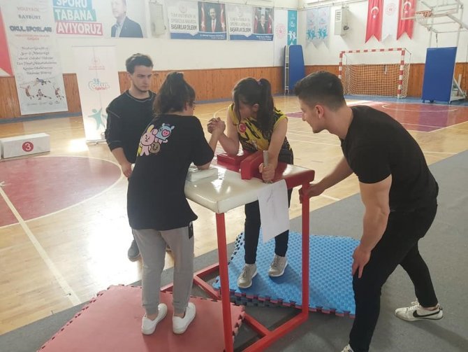 Bilek Güreşi Müsabakaları Tamamlandı