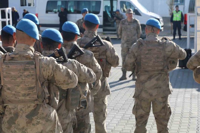 Deprem Bölgesinde Görevini Tamamlayan Mehmetçik, Dualarla Uğurlandı
