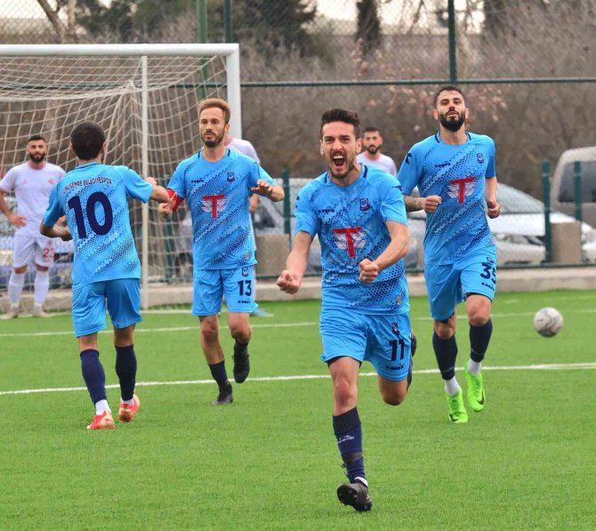 Yunusemre Belediyespor Liderliğini Sürdürdü