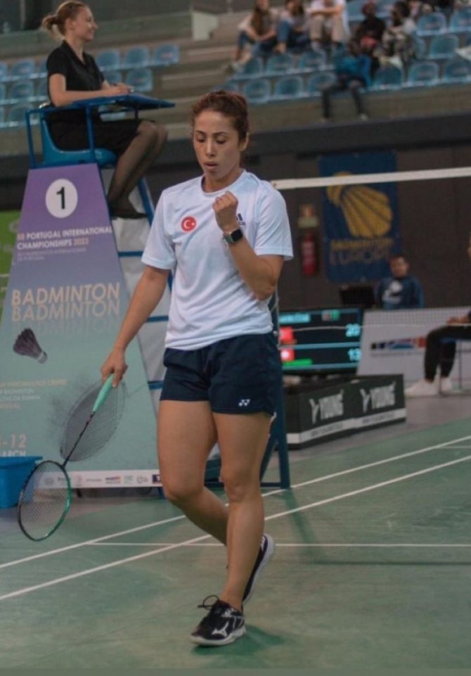 Bursa Büyükşehir Belediyesporlu Özge Bayrak Bağcı Portekiz’de Gümüş Madalya Kazandı