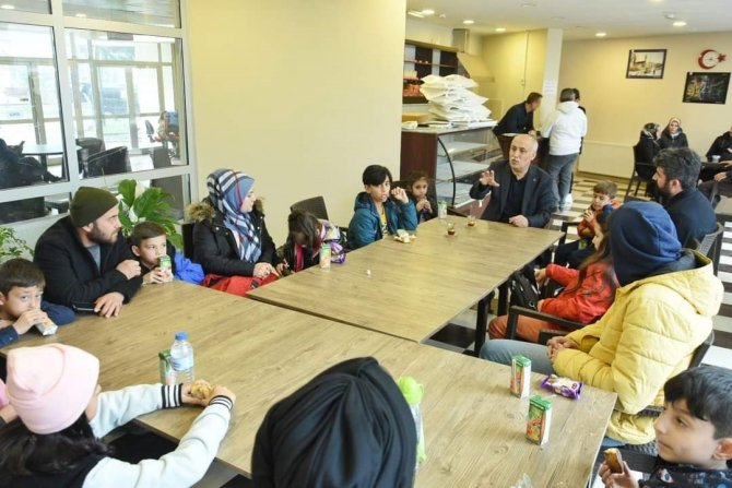 Yeter Ki Çocuklar Mutlu Olsun