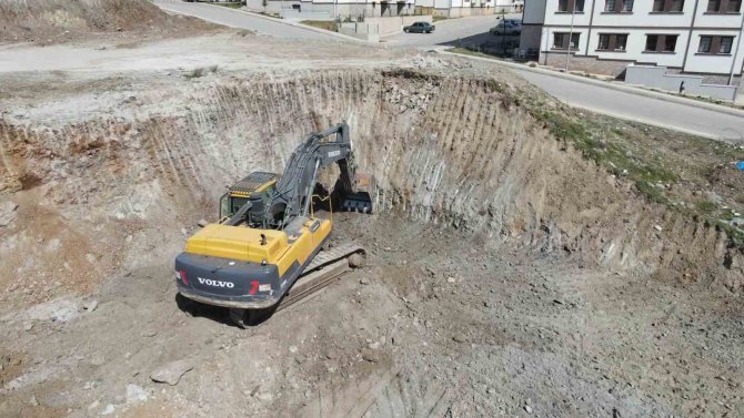 Bakan Kurum: "72 Bin 596 Konut Yapacağımız Kahramanmaraş’ta İlk Kazmayı Vurduk"