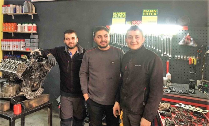 Okullarının 12 Yıllık İhtiyacı Konferans Ve Kapalı Spor Salonu İçin Platform Kurdular