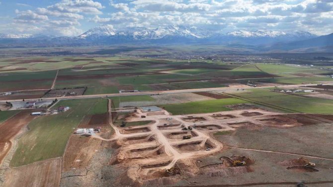 Afşin’de Toki̇ Temelleri Hızla Atılıyor, Son Durum Dron İle Görüntülendi