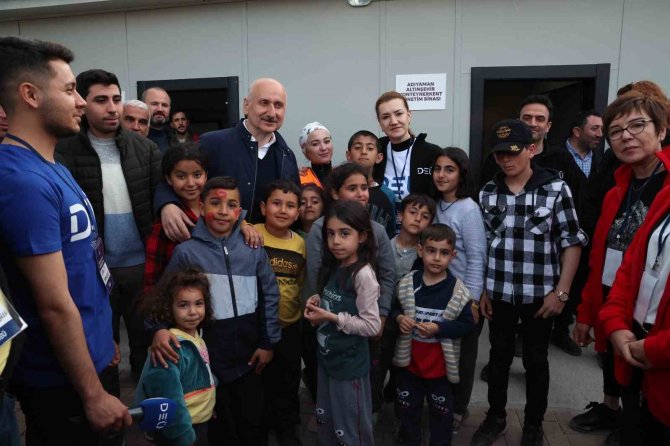 Deü Adıyaman’da Depremin Yaralarını Sarıyor