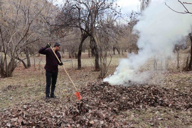 Omanağzı’nda Bahçelerde İlkbahar Temizliği