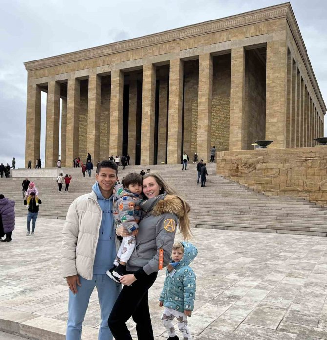 Giresunsporlu Alexis Perez, Anıtkabir’i Ziyaret Etti