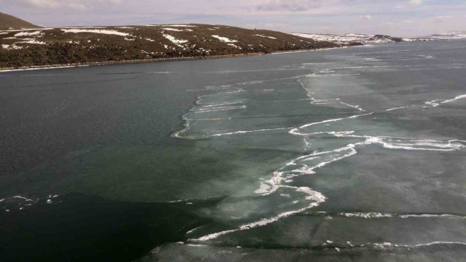 Buzla Kaplanan Nazik Gölü Küresel Isınma Nedeniyle Erken Çözüldü