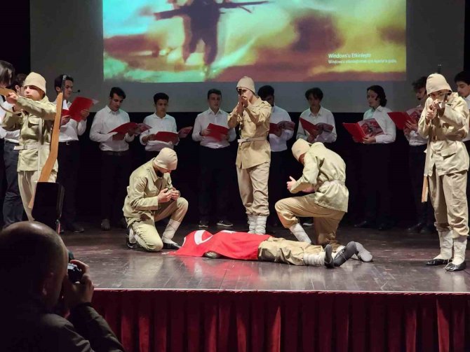 Mehmet Akif Ersoy Gölcük’te Anıldı
