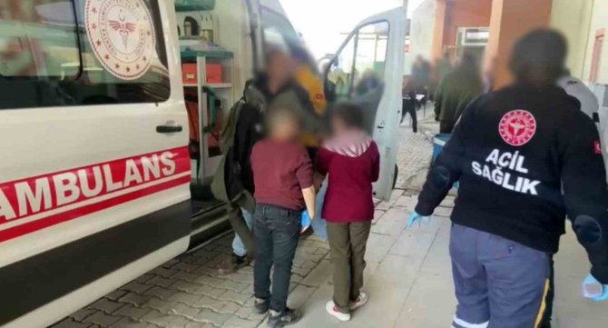 Hakkari’de Gıda Zehirlenmesi İddiasıyla Çok Sayıda Öğrenci Hastaneye Kaldırıldı