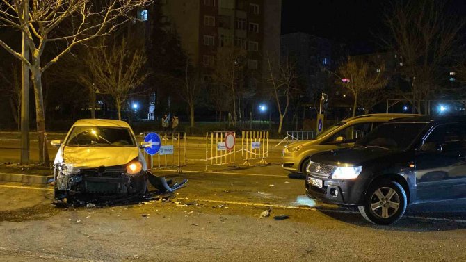 Yaralamalı Kazaya Karışan Sürücü Olay Yerinden Firar Etti