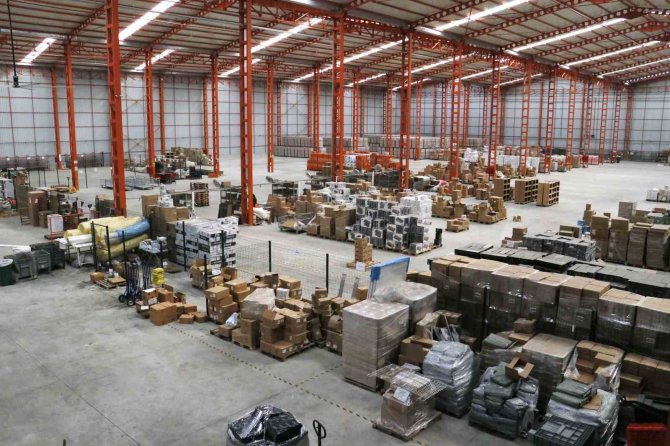 Hepsiburada Deprem Bölgesine Lojistik Destek Sağlıyor