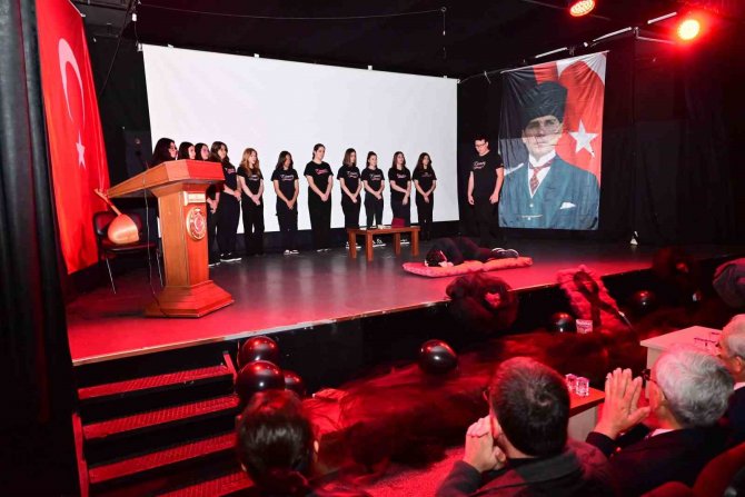 Kemer’de İ̇stiklal Marşı’nın Kabulü Törenle Kutlandı