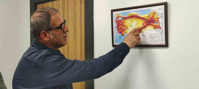 Doç. Dr. Sançar, Yedisu, Malatya, Ovacık Ve Nazımiye Faylarına Dikkat Çekti