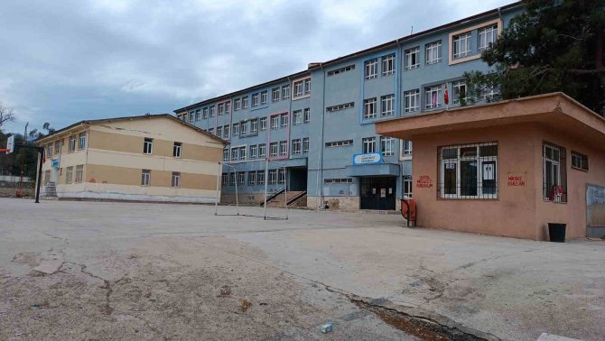 Deprem Bölgesi İ̇slahiye’de Eğitim Başlamadı