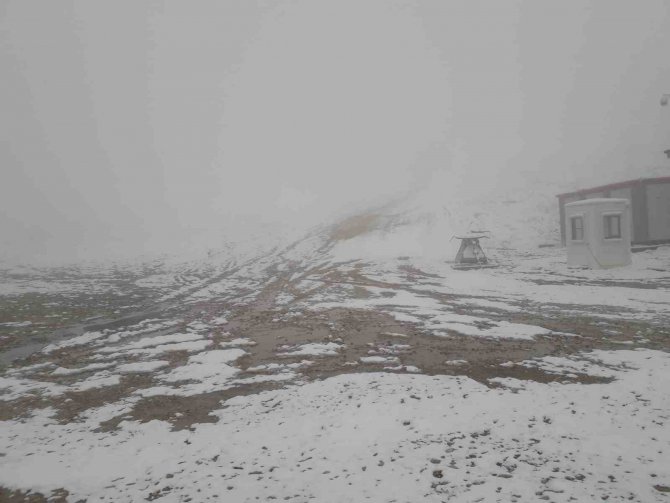 Karabük’ün Yüksek Kesimleri Beyaz Örtüyle Kaplandı
