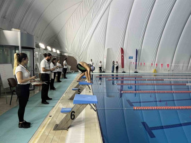 Karaman’da İ̇stiklal Marşı’nın Kabulü Ve Mehmet Akif Ersoy’u Anma Yüzme Yarışması Düzenlendi