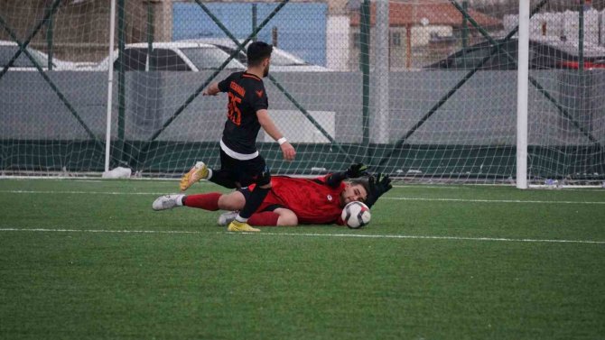 Kayseri Süper Amatör Küme: Erciyes Esen Makine Fk: 3 - Özvatan Gençlikspor: 0