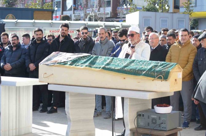 Feci Kazada Ölen Beste Toprağa Verildi