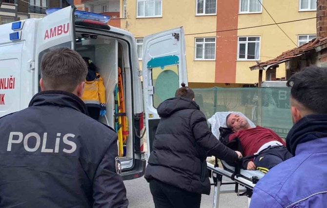 Cadde Ortasında Baygın Halde Bulundu