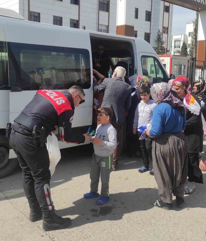 Kaportacı Ve Teknik Servis Elemanından Depremzedelere Destek