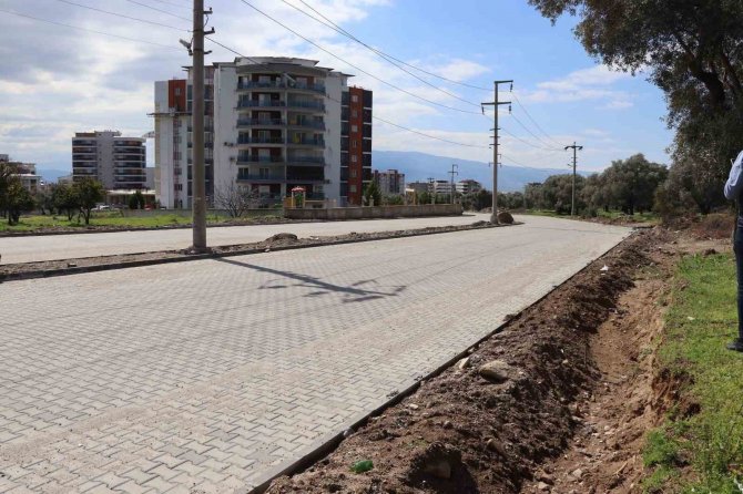 Nazilli Belediyesi Yol Yapım Çalışmalarını Sürdürüyor