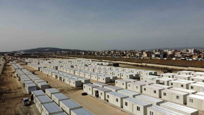 Osmaniye’de Aileler Konteyner Kente Yerleşmeye Başladı