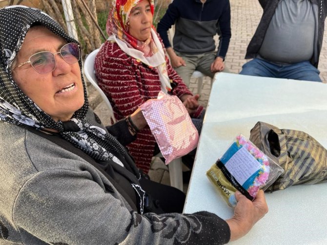 Şehit Annesi, Kızı Ve Torununu Depremde Kaybetti