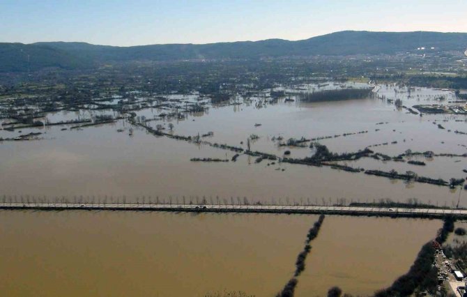 Bir Yıl Önce, Bir Yıl Sonra
