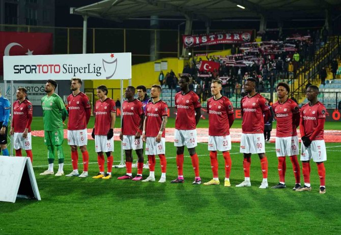 Spor Toto Süper Lig: İ̇stanbulspor: 1 - Dg Sivasspor: 0 (Maç Devam Ediyor)