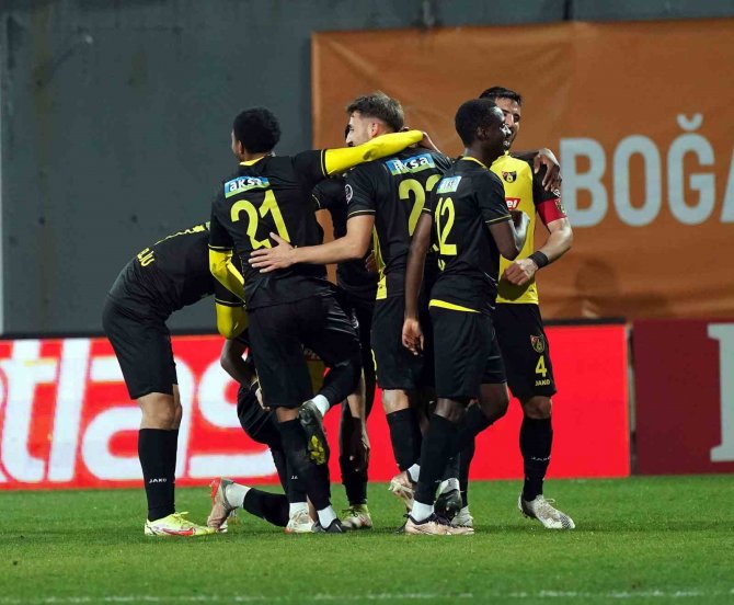 Spor Toto Süper Lig: İ̇stanbulspor: 3 - Dg Sivasspor: 0 (Maç Sonucu)