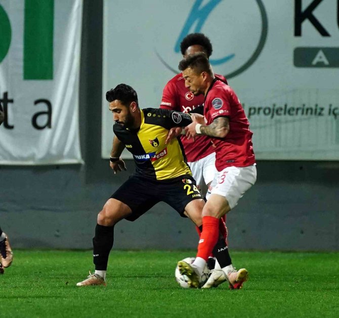 Spor Toto Süper Lig: İ̇stanbulspor: 1 - Dg Sivasspor: 0 (İ̇lk Yarı)