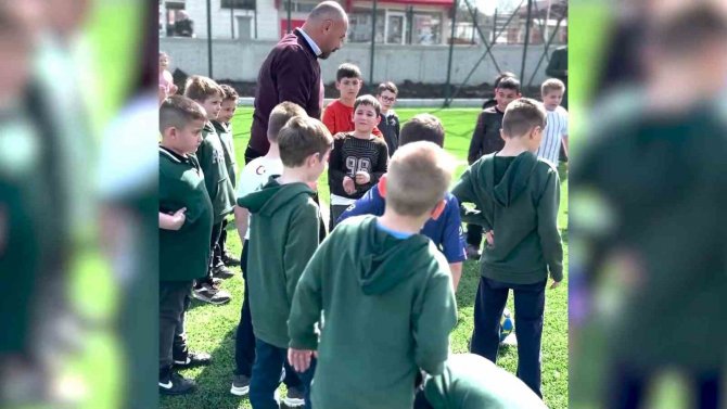 Tekkeköy’de Öğrencilere Futbol Eğitimi